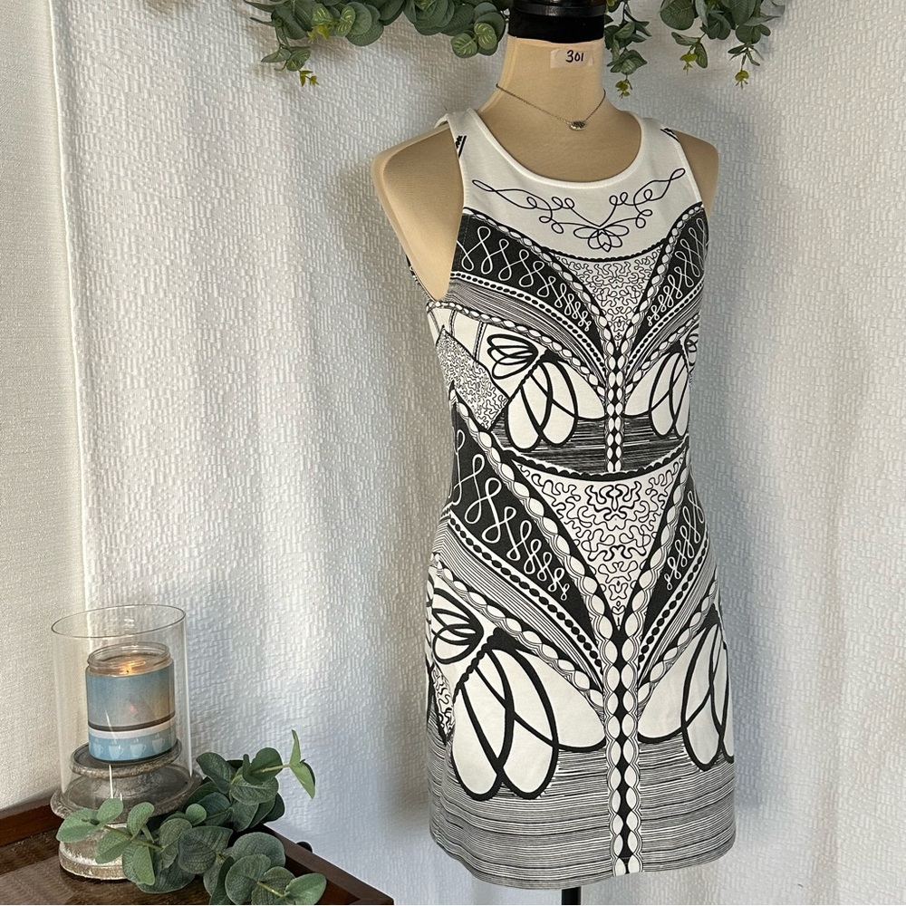 MINKPINK Monochrome Patterned Bodycon Mini Dress/ Large